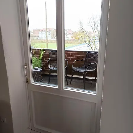 Apartment Lio Design Balkon Netflix