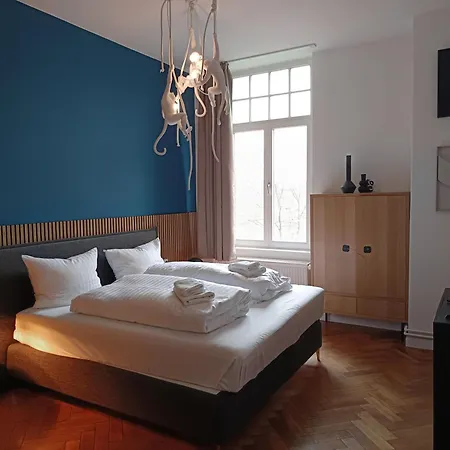 Lio Design Balkon Netflix Apartment