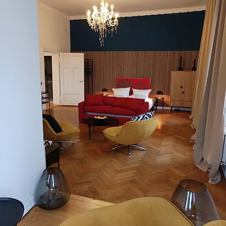 Lio Design Balkon Netflix Apartment